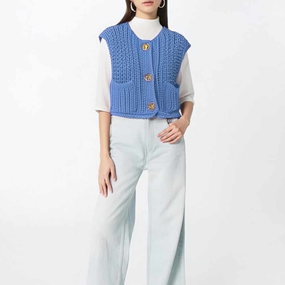 Short Sleeveless Crochet Chunky Knit Vest with Buttons And Pockets